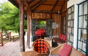 Căn hộ phong cách cổ điển | Hiên