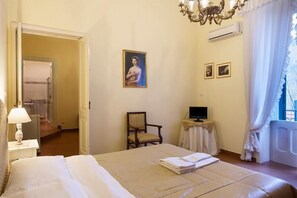 1 bedroom, desk, free WiFi, bed sheets