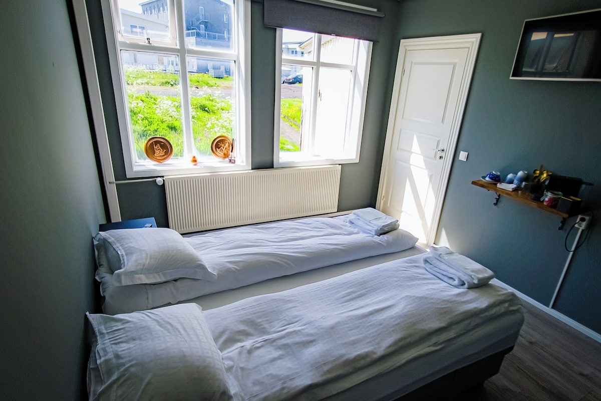 Double Room | 1 bedroom, blackout curtains, free WiFi, bed sheets