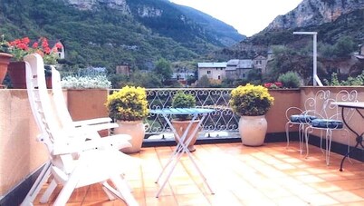 Gorges du Tarn - Nestled in the hollow of the Tarn