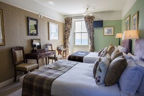 Free WiFi, bed sheets - Port Charlotte Hotel (Islay Island)