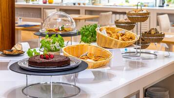 Café da manhã continental grátis todos os dias