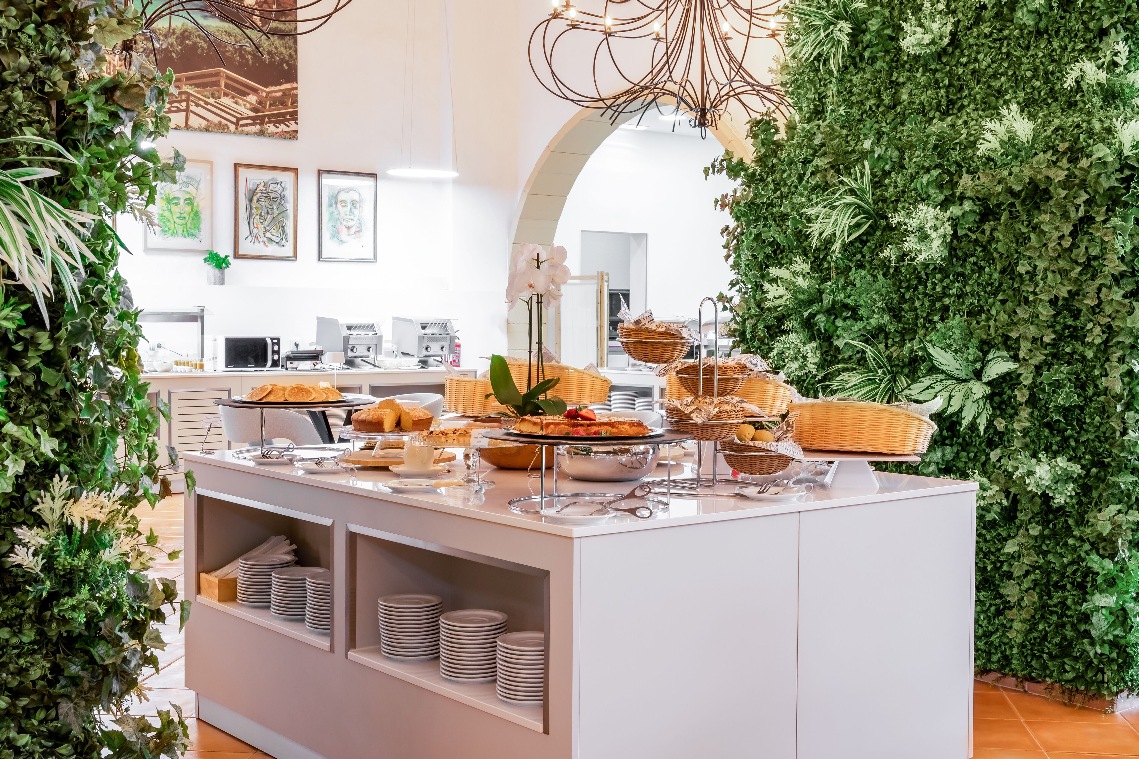 free daily continental breakfast