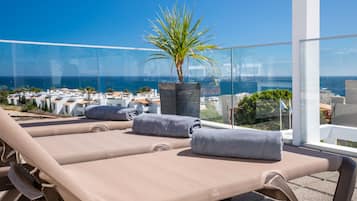 Signature Double Room, Hot Tub | Terrace/patio