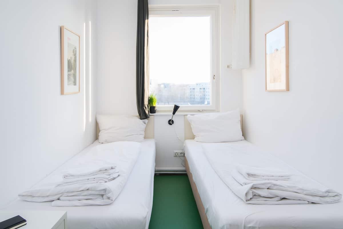 Free WiFi, bed sheets