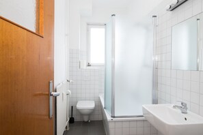 Wedding 23 | Badezimmer | Komfortbadewanne, Handtücher