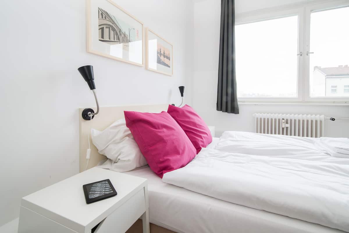 Wedding 12 | 1 bedroom, free WiFi, bed sheets