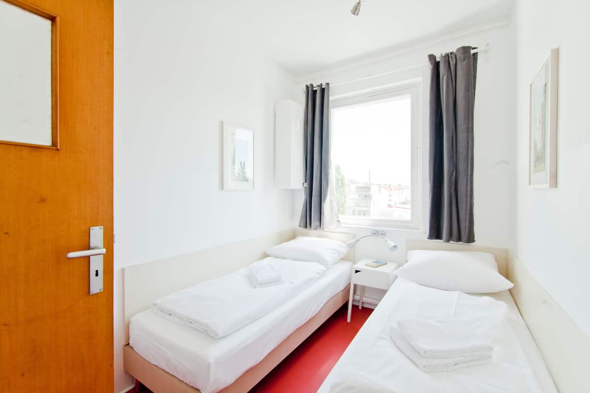 Wedding 15 | 1 bedroom, free WiFi, bed sheets