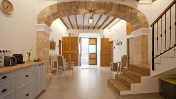 28-inch flat-screen TV with cable channels, TV