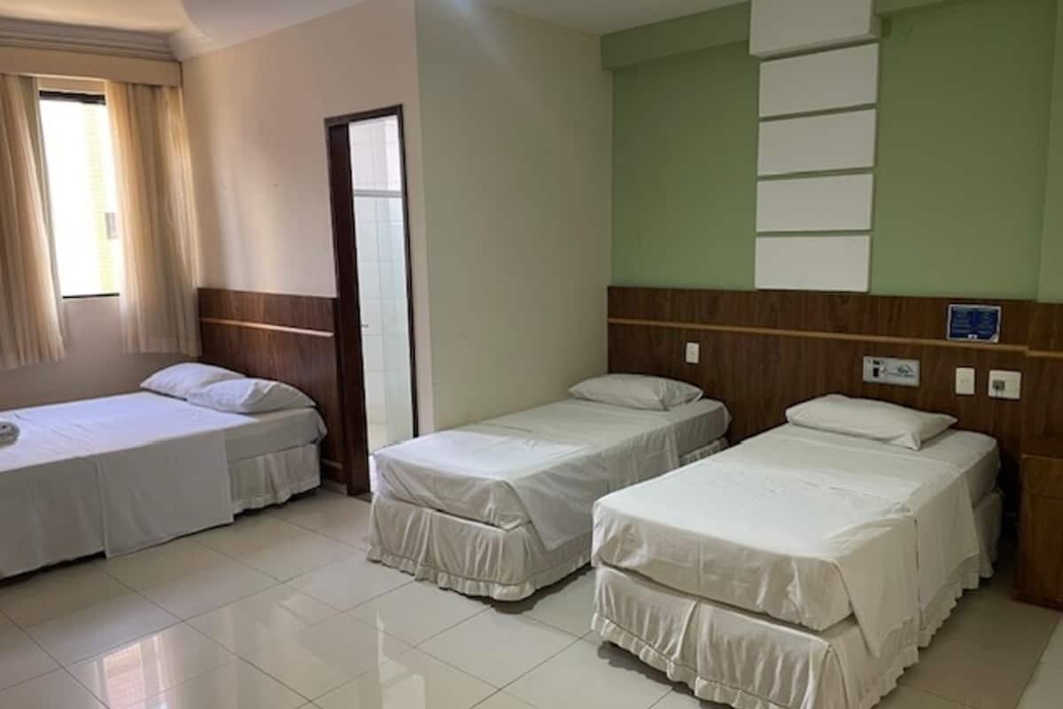 Apartment (Quadruplo - cama 1 casal e 2 solteiro)