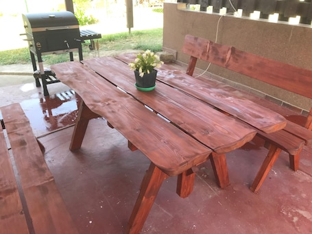 Área de parrillas y picnic. Apartment pod Lysou 3 Bedroom