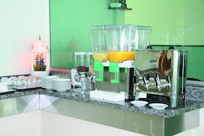 Free daily buffet breakfast  - Hotel Soldera Inn (Sertaozinho)