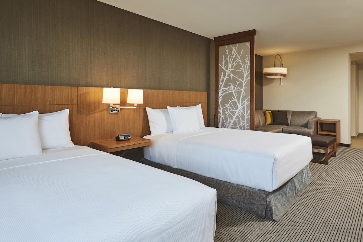 Room (2 Queenbeds & 1 Sofabed) | Premium bedding, down duvets, in-room safe, individually decorated