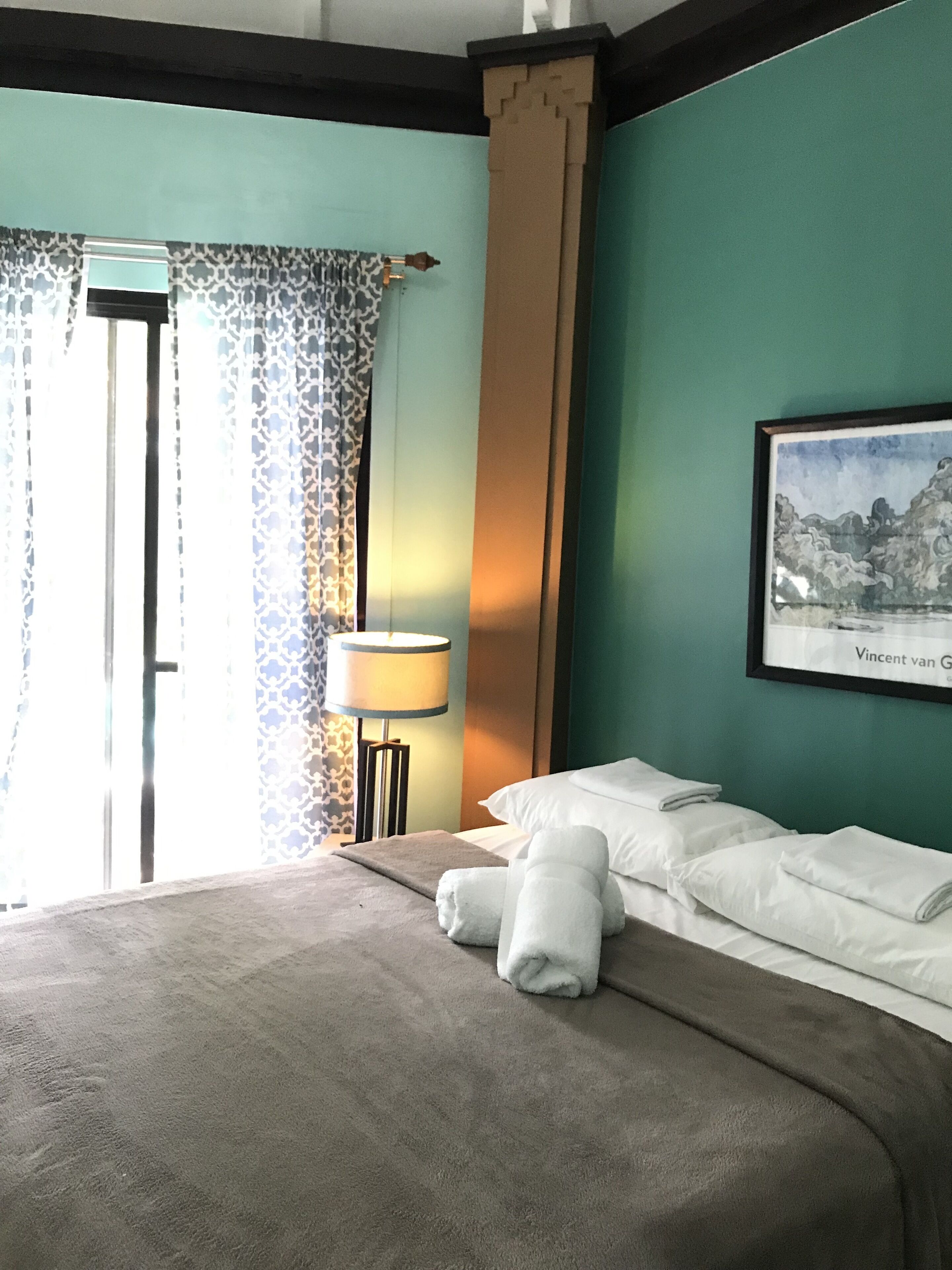 2 多间卧室、WiFi、床单