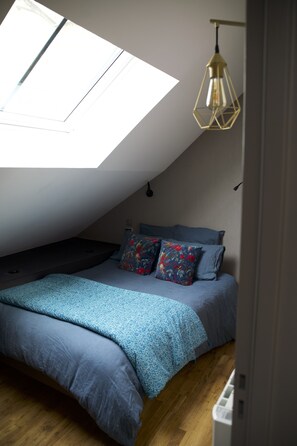 1 chambre, fer et planche à repasser, Wi-Fi, draps fournis