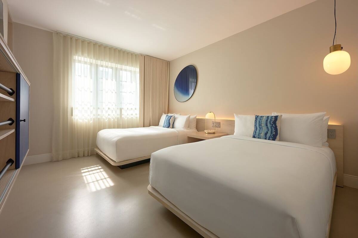 Double Double | Premium bedding, pillowtop beds, minibar, in-room safe