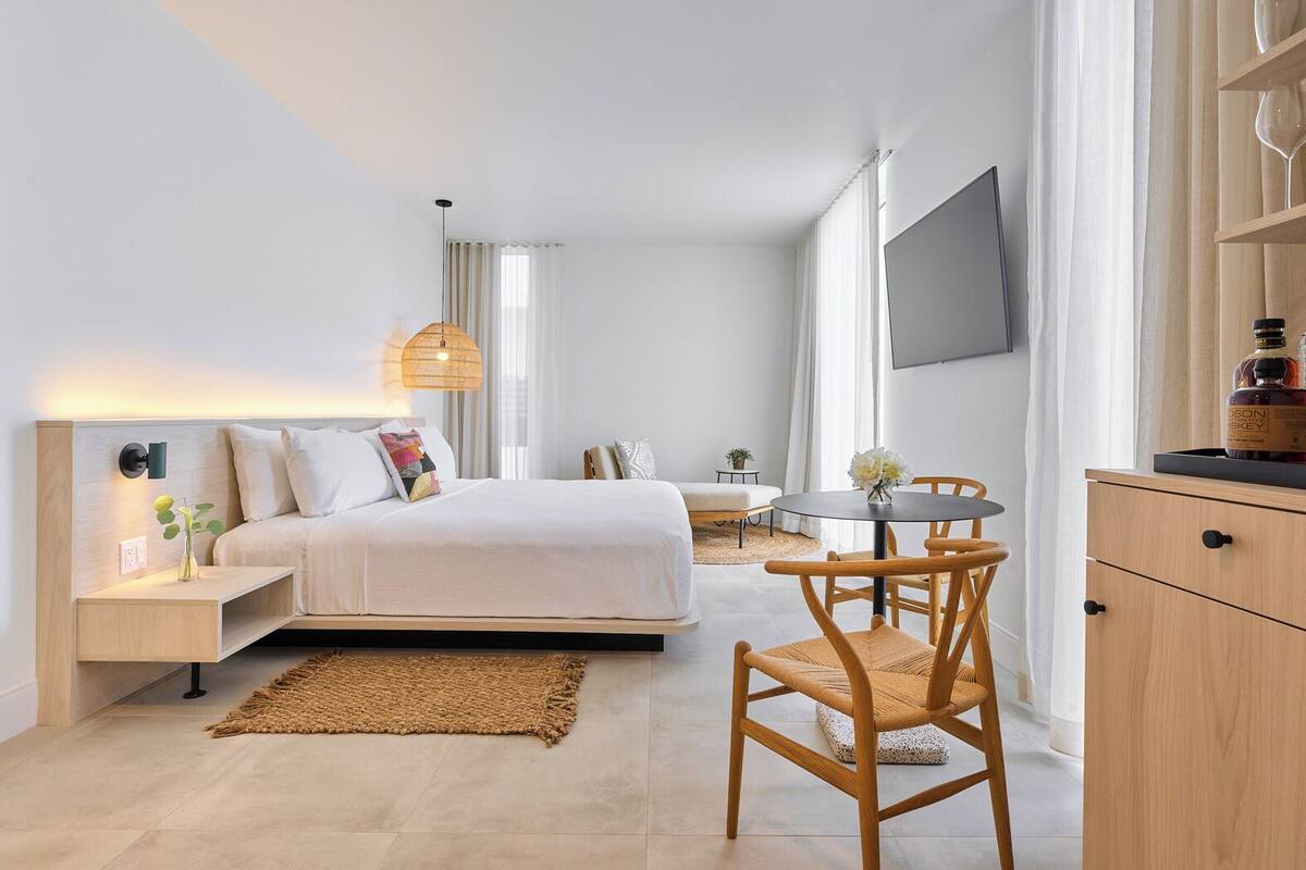 Loft Suite | Premium bedding, pillowtop beds, minibar, in-room safe