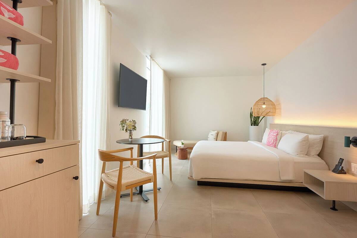 Roof Suite Terrace | Premium bedding, pillowtop beds, minibar, in-room safe
