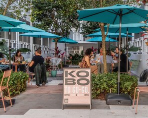 Daily to-go breakfast for a fee - Hotel Greystone - Adults Only (Miami Beach)