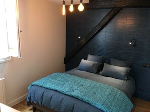 1 chambre, fer et planche Ă repasser, Wi-Fi, draps fournis