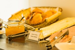 Free daily buffet breakfast - Hotel San Pedro Plaza (Cusco)