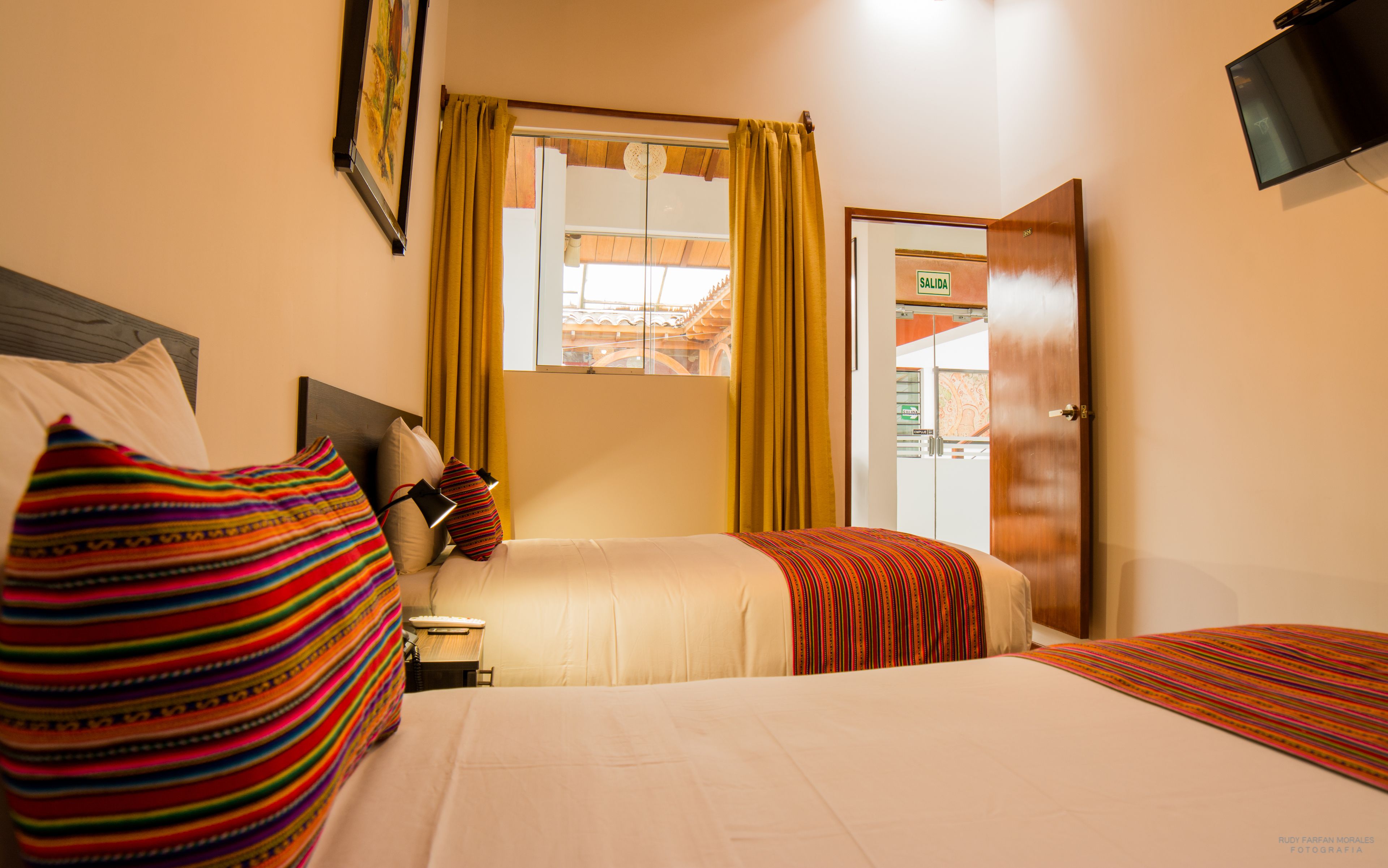 exclusive twin room, 2 single beds | in-room safe, desk, free wifi, bed sheets