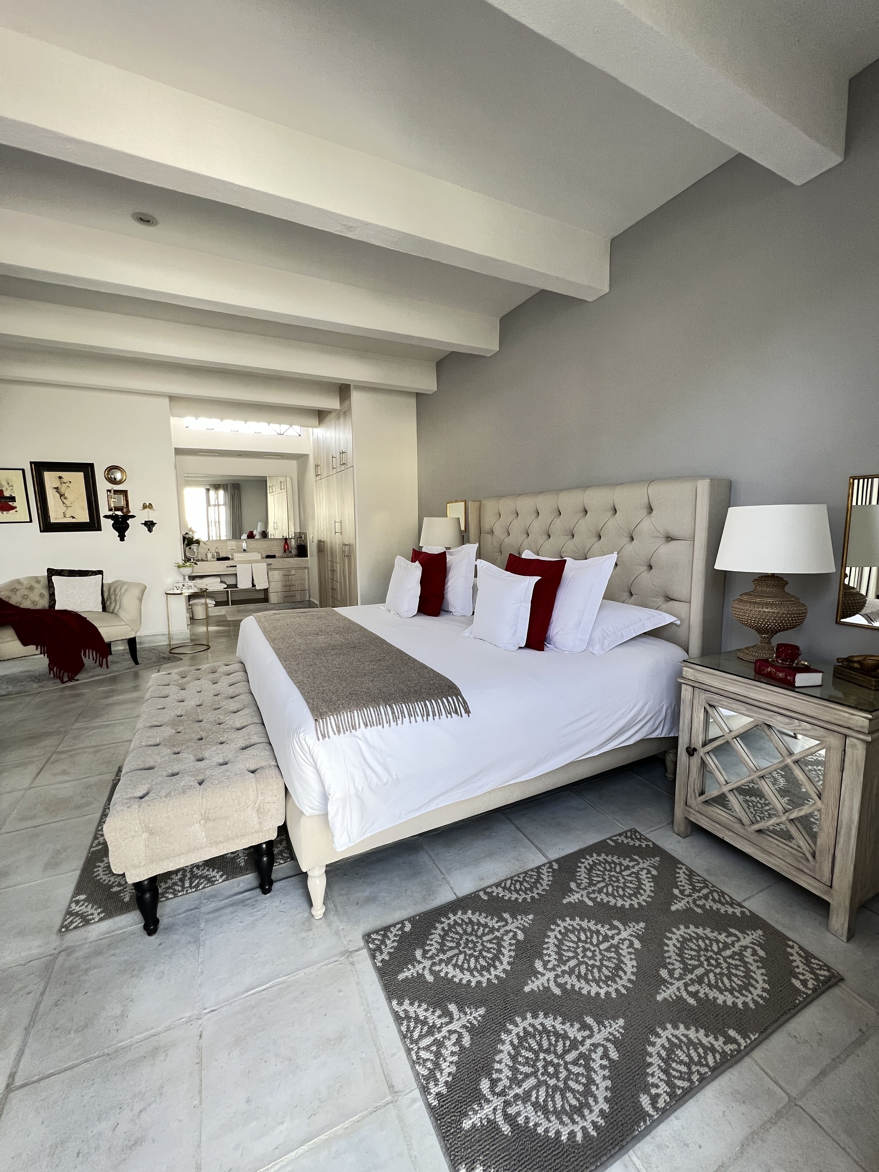 1 bedroom, Egyptian cotton sheets, premium bedding, in-room safe