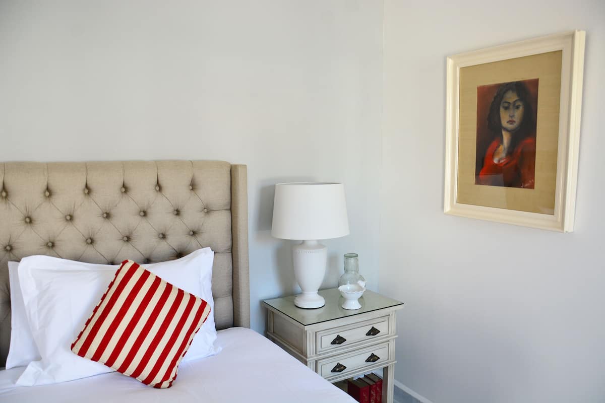 1 bedroom, Egyptian cotton sheets, premium bedding, in-room safe
