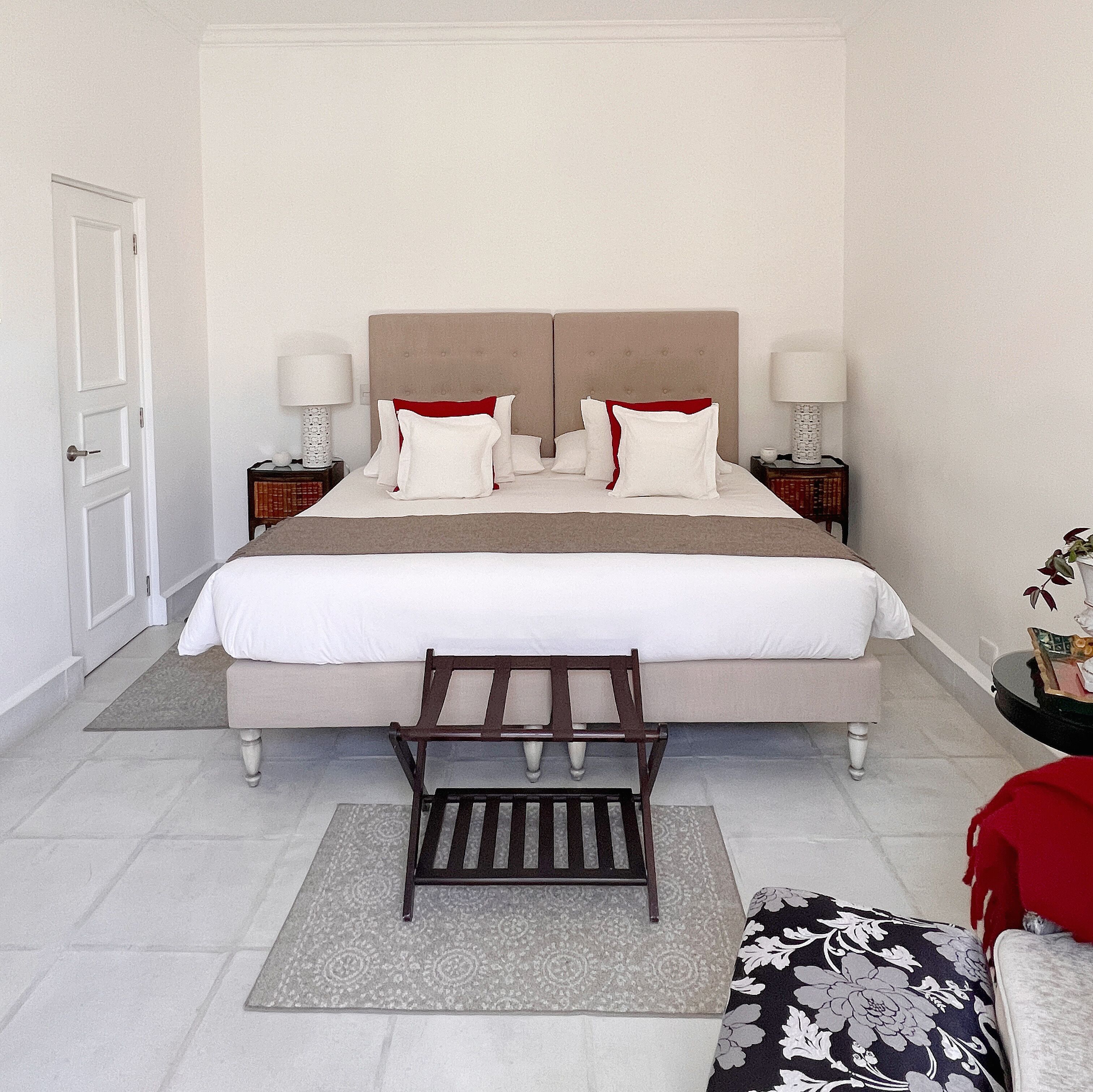 Deluxe Double Room, 1 King Bed, Courtyard View