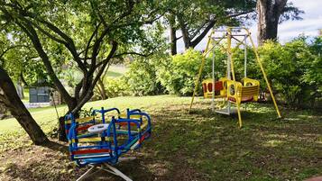 Children’s play area – outdoor