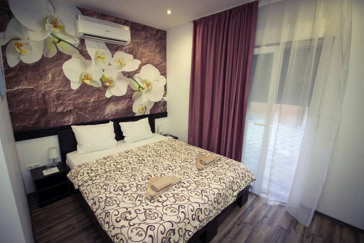 Deluxe-Doppelzimmer | Schreibtisch, Verdunkelungsvorhänge, schallisolierte Zimmer