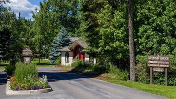 Condo (MH216) | Exterior