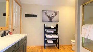Condo (MH216) | Bathroom