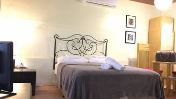 2 bedrooms, WiFi, bed sheets