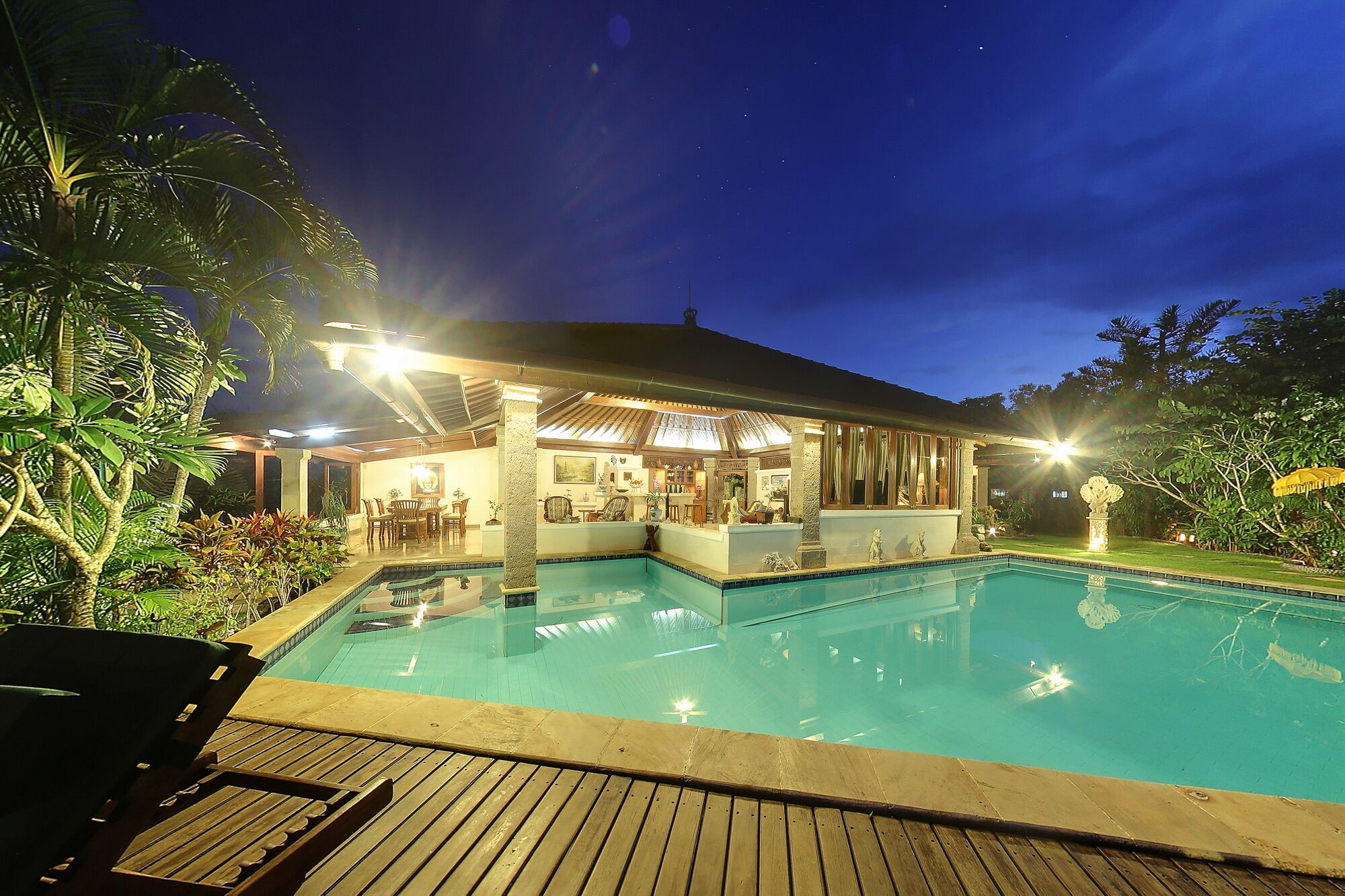 Senyum, Traditional 4 Bedroom Cliff View