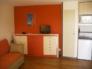 Televisie en een tafeltennistafel