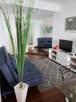 Television - Apto Frente p/ Praia Barra da Tijuca c/ Garagem (Rio de Janeiro)