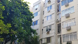 Front of property - Novo Apto em Ipanema a 300m da Praia (Rio de Janeiro)