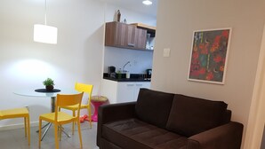 Novo Apto em Ipanema a 300m da Praia | Living room - Novo Apto em Ipanema a 300m da Praia (Rio de Janeiro)