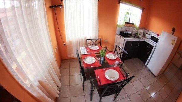 In-room dining - Apartamentos Yaras (La Fortuna)