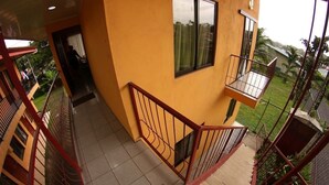 Interior - Apartamentos Yaras (La Fortuna)