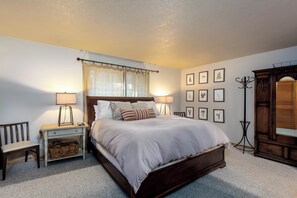 3 bedrooms, travel cot, free WiFi, bed sheets