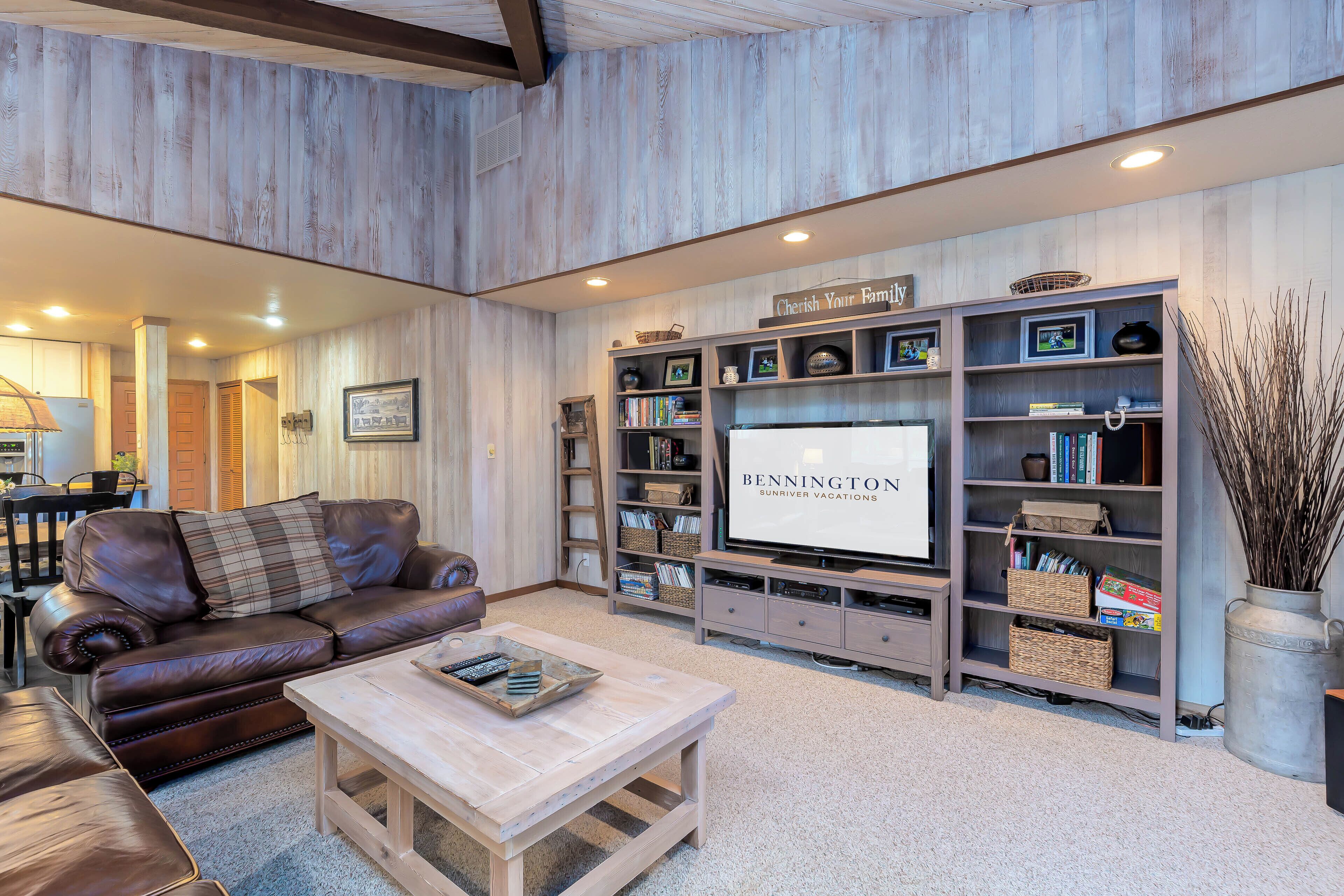 Flat-screen TV, fireplace, video games, DVD player