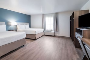 Desk, laptop workspace, blackout curtains, free WiFi - WoodSpring Suites Dallas Plano Central Legacy Drive (Plano)