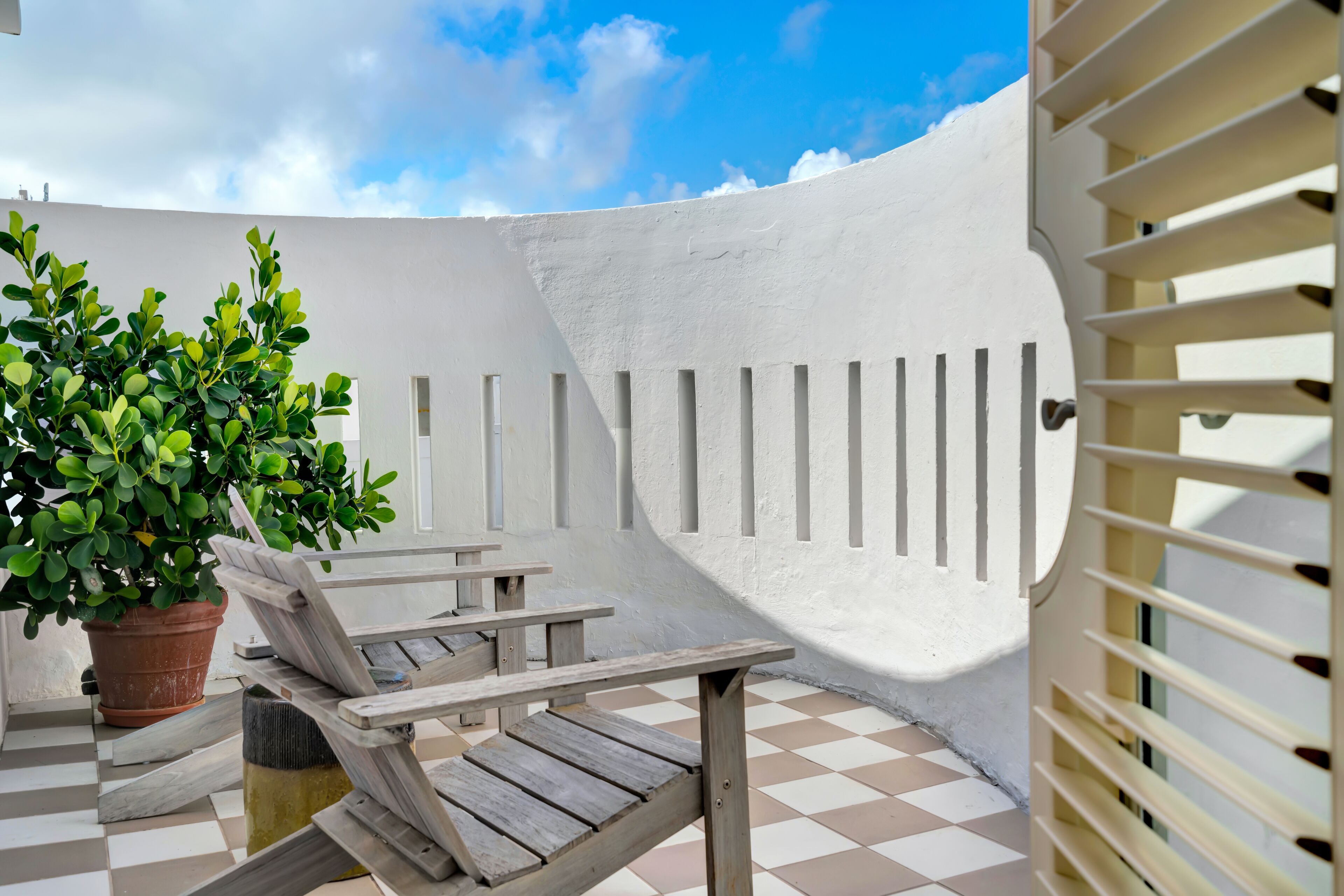 grand studio, 1 king bed | terrace/patio