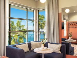 Egyptian cotton sheets, premium bedding, down duvets, pillow-top beds - Hotel Trouvail Miami Beach (Miami Beach)