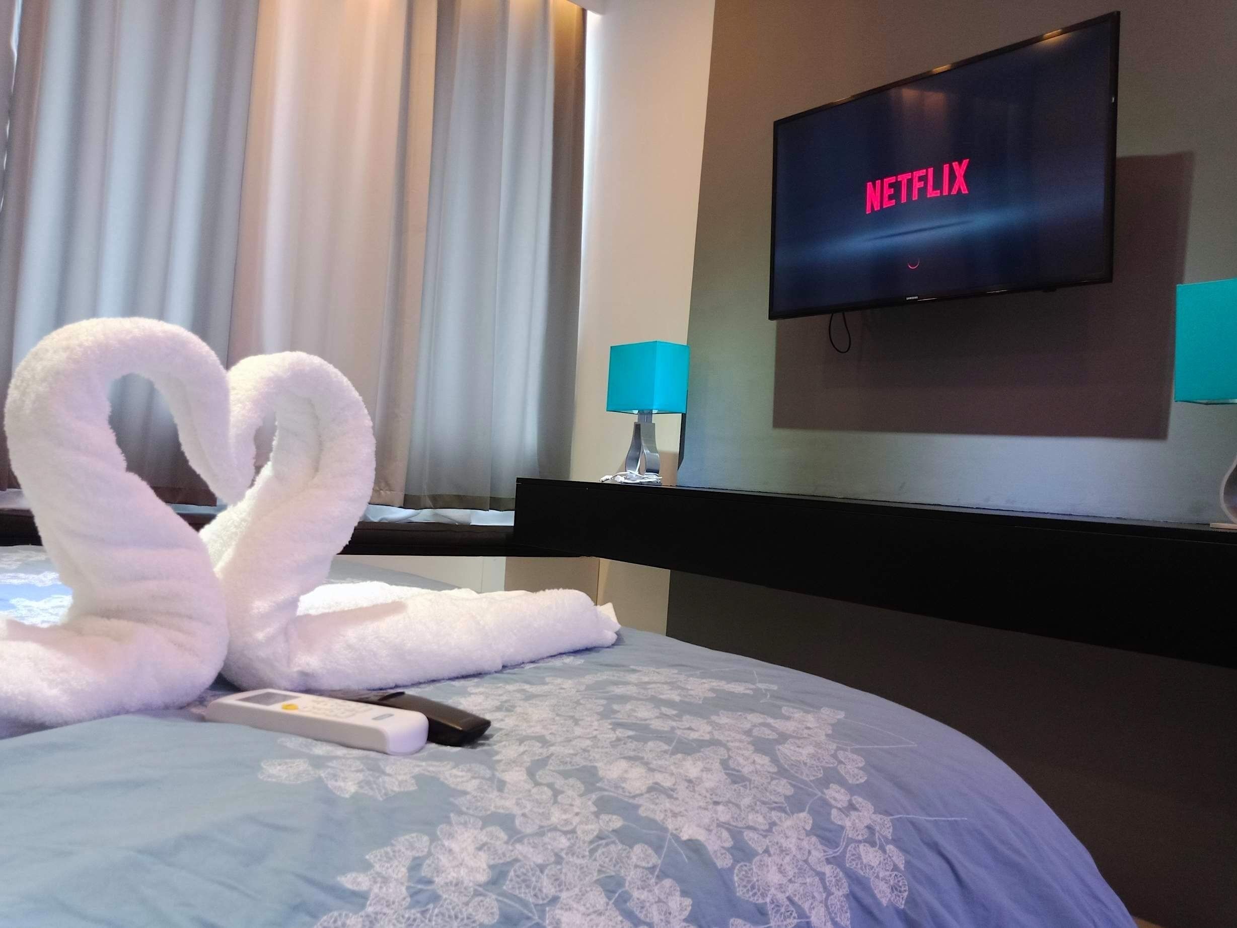 Joseph's Place @ Avenir Condo w/ NETFLIX