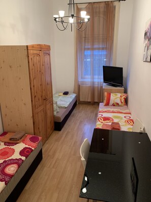 Iron/ironing board, WiFi, bed sheets