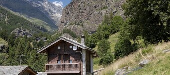 Romántico nido de montaña fuera del país y cerca de los remontes