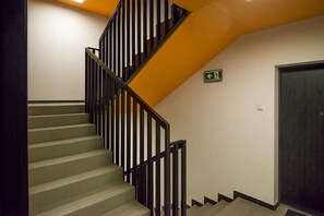 Interior - Spacious Apartment with 3 Bedrooms | Two Parking Lots | Balcony (Wrocław)
